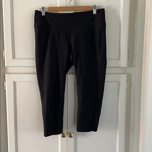Black Nike Dri-Fit Capri leggings